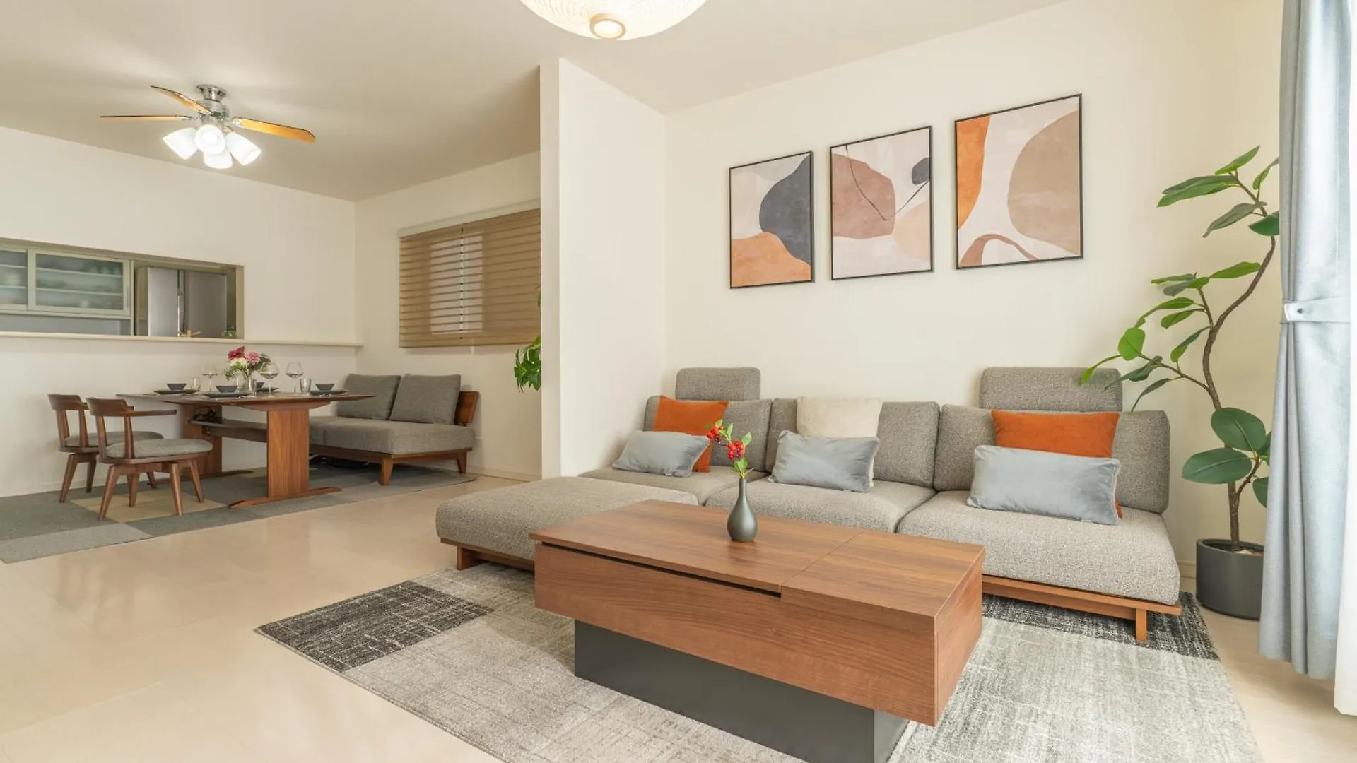 Holiday home 天下茶屋駅前の4LDK戸建て: 関空・難波・心斎橋近接 Villa Osaka